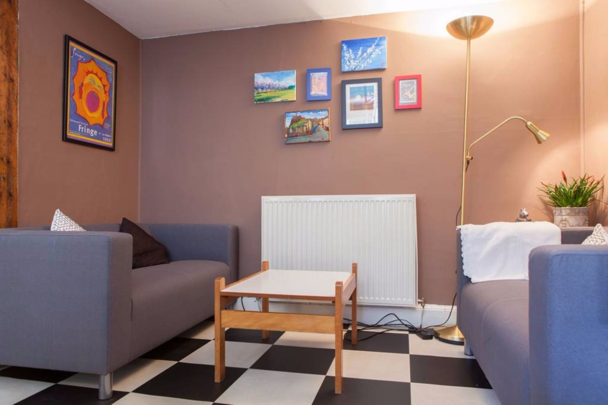 4 Bedroom Near The Meadows